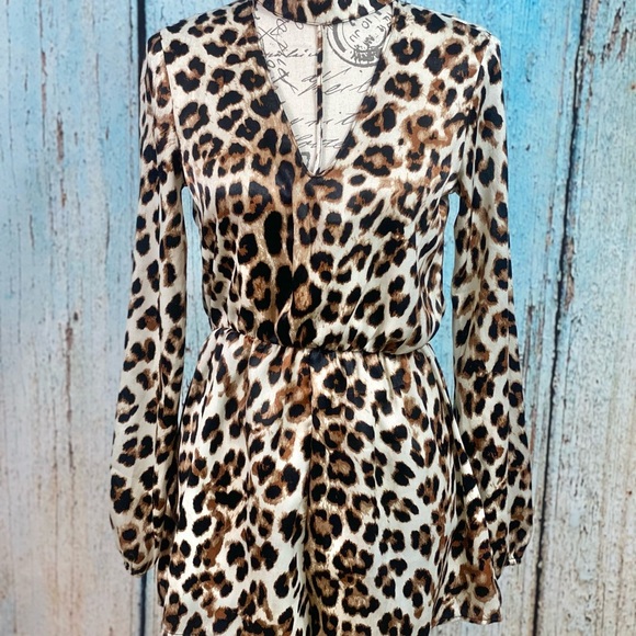 LUSH NWT Cheetah Print Choker Cut Out Romper - Picture 6 of 12